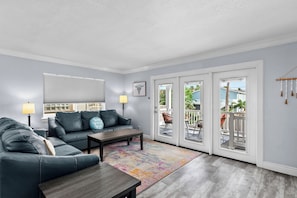 Smart TV, books - 3BR/3BA private home w/ heated pool, 200 steps to the beach! (South Padre Island)