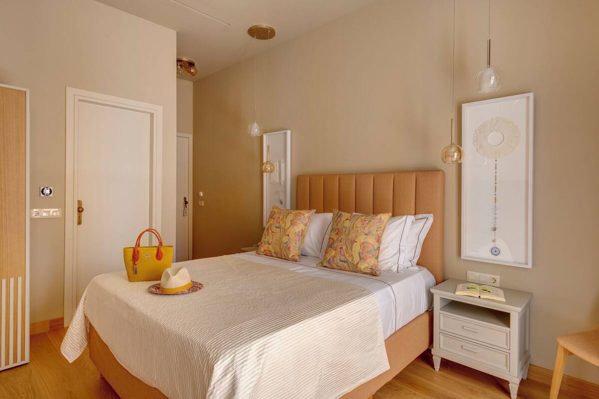 Thoe | 1 Schlafzimmer, Pillowtop-Betten, Minibar, Zimmersafe