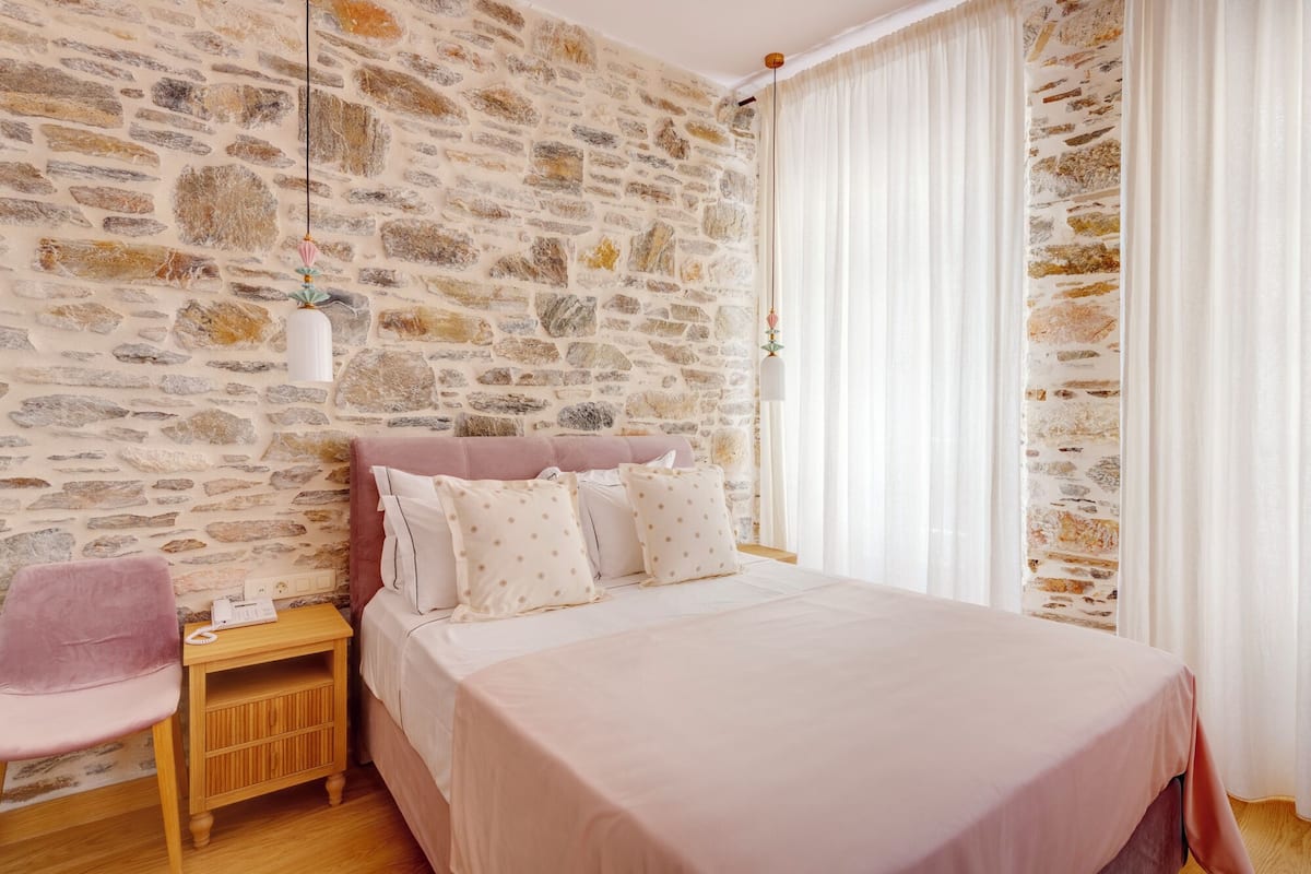 Standard Double Room | 1 bedroom, pillowtop beds, minibar, in-room safe