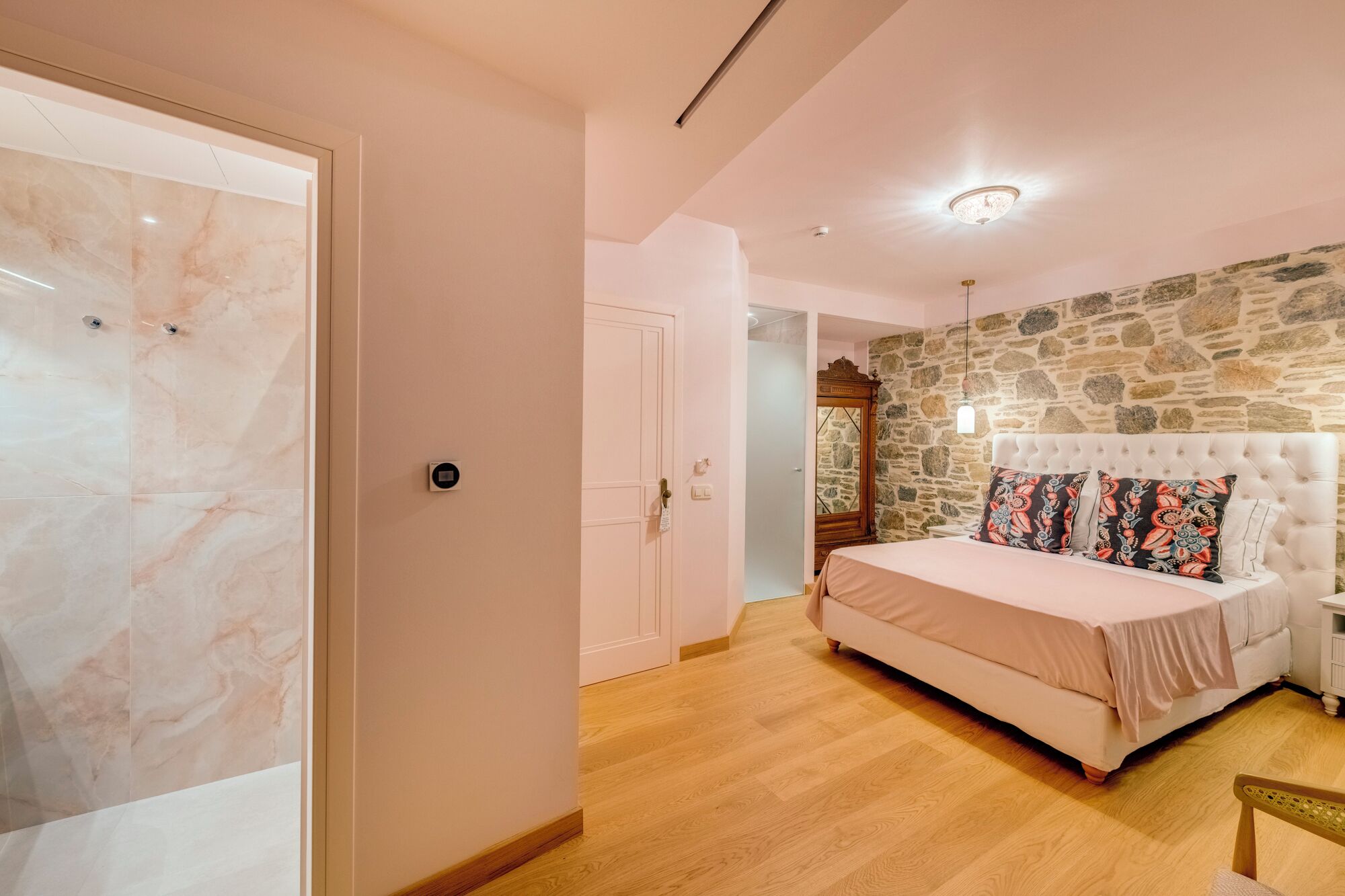 Galini | Pillowtop beds, minibar, in-room safe, individually decorated