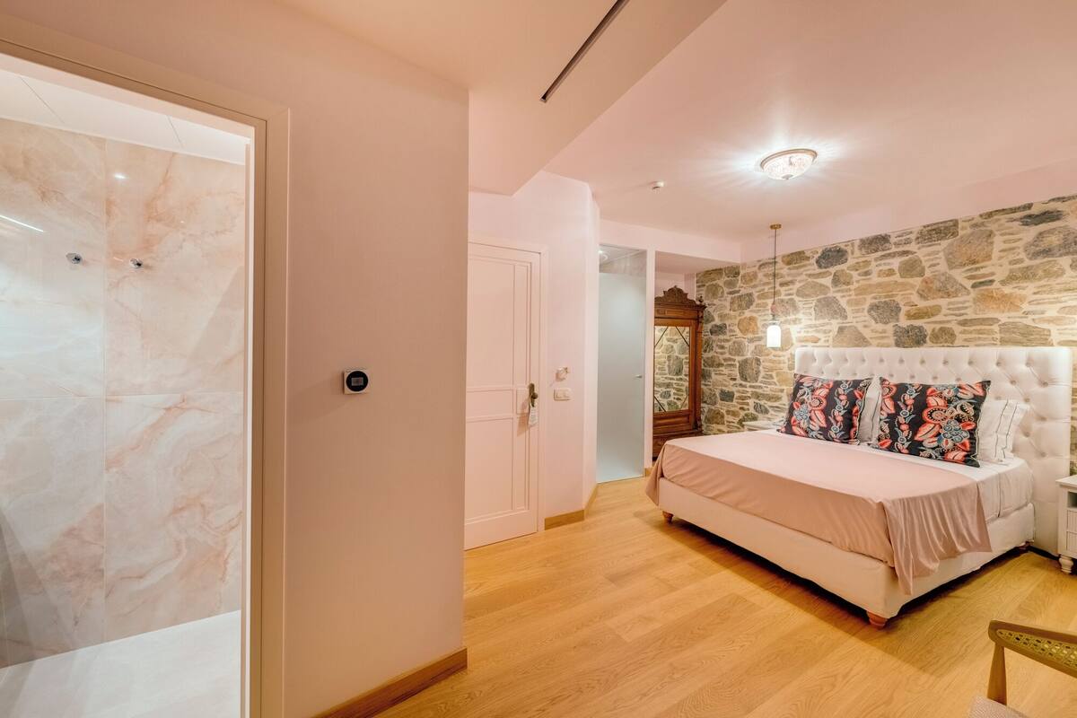 Galini | 1 Schlafzimmer, Pillowtop-Betten, Minibar, Zimmersafe