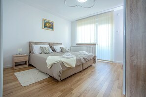 4 Schlafzimmer, Bügeleisen/Bügelbrett, WLAN, Bettwäsche