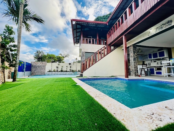 บริเวณภายนอก