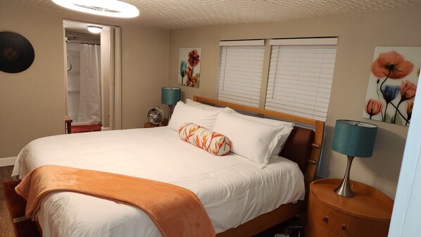 2 makuuhuonetta, silitysrauta/-lauta, vauvan matkasänky, Wi-Fi