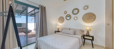 1 bedroom, iron/ironing board, travel cot, free WiFi