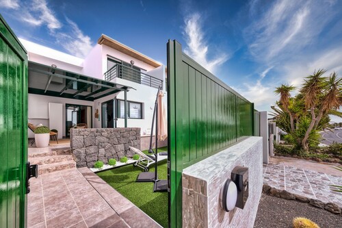 Casa Costa Esmeralda Plus- Pool and Relax