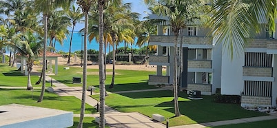 Beach-front large Pent House - private terrace