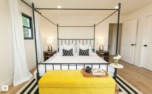 4 bedrooms, iron/ironing board, free WiFi, bed sheets