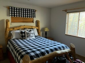 3 bedrooms, desk, travel crib, free WiFi