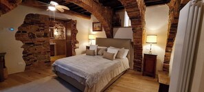 1 chambre, fer et planche à repasser, Wi-Fi, draps fournis