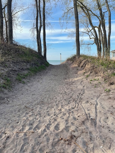 Lakeside Living with Liana on the shores of pristine Long Point Beach sleeps 8!