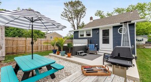 Terrace/patio - 3BR Cottage Beach and Bay • Hot Tub • Fireplace • 3-Season Porch  • Fenced Yard (Delhaven)