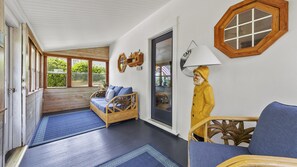 Interior - 3BR Cottage Beach and Bay • Hot Tub • Fireplace • 3-Season Porch  • Fenced Yard (Delhaven)