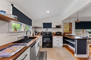 Fridge, microwave, oven, stovetop - 3BR Cottage Beach and Bay • Hot Tub • Fireplace • 3-Season Porch  • Fenced Yard (Villas)