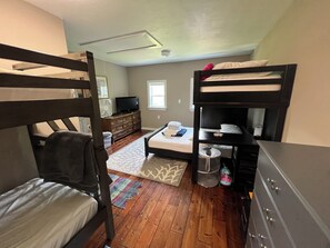 1 bedroom, iron/ironing board, bed sheets