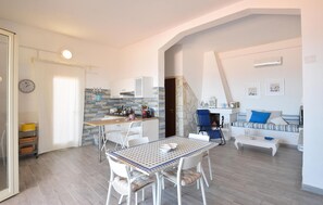 Interior - 6 bedroom awesome home in Brucoli (Brucoli)