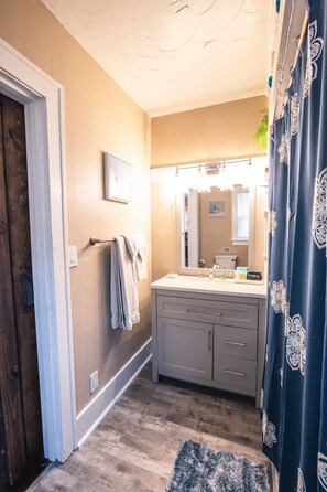 Bungalow Prestige | Salle de bain | Articles de toilette (gratuits), serviettes fournies, savon, shampooing