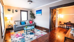 Premium Bungalow | Living area | 65-inch Smart TV with digital channels, Netflix, Hulu - Wine Valley Bungalow (Ashtabula)