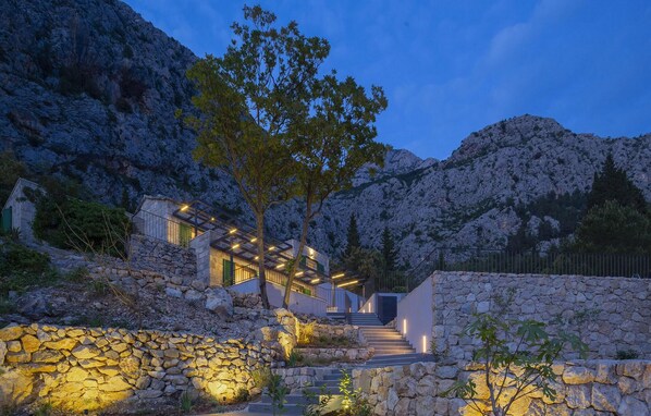 Exterior - Pet friendly home in Makarska (Makarska)