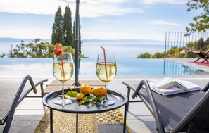 A heated pool - Pet friendly home in Makarska (Makarska)