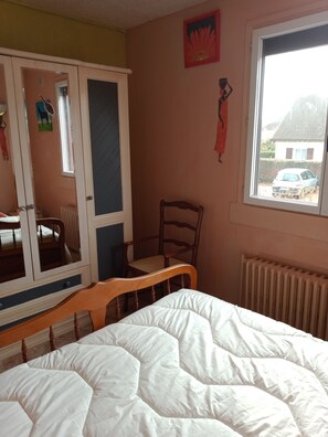 3 bedrooms, bed sheets - Maison Complète (Montluçon)