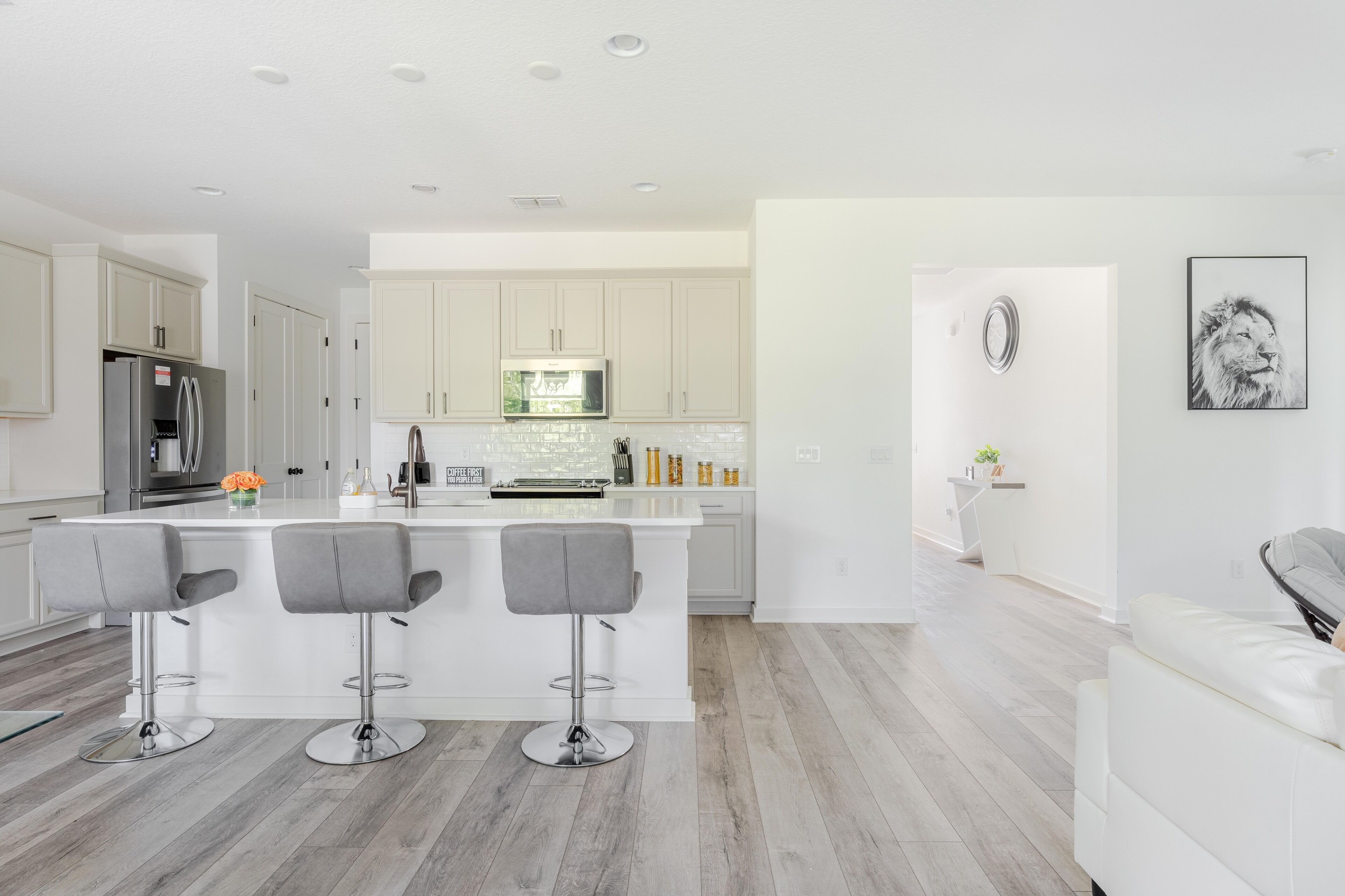 Nhà liên kế | Bếp riêng | Tủ lạnh, lò vi sóng, lò nướng, bếp nấu 