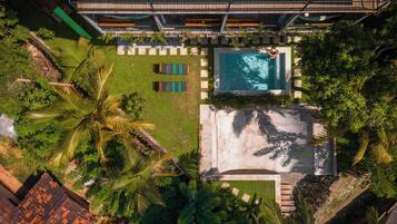Villa Classique, vue mer | Ameublement personnalisé, bureau