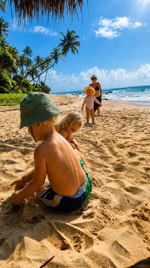 Beach nearby, white sand, beach towels, surfing - Gaia Soul  (Maaliyadda)