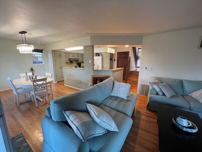 Golf Course Front 2 bedroom house with free wifi and parking