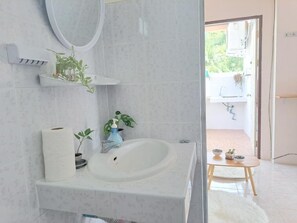 Håndklær og toalettpapir