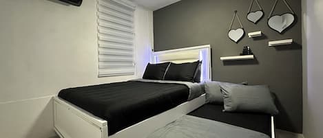 2 chambres, fer et planche à repasser, accès Internet, draps fournis