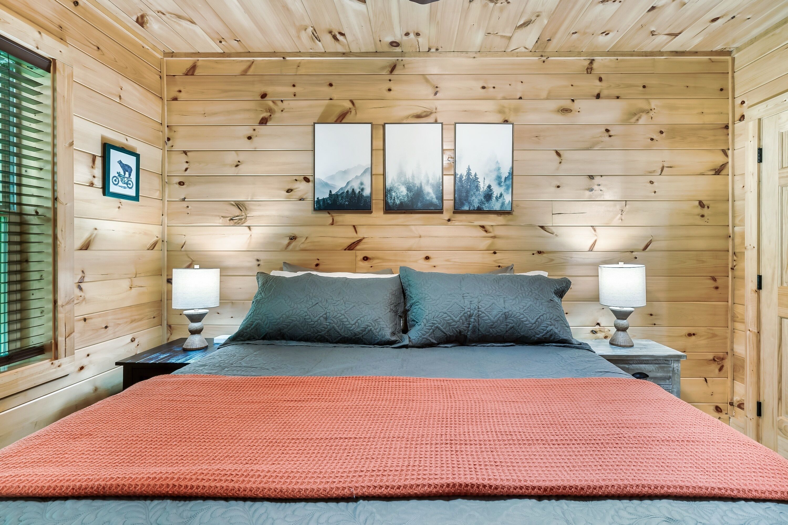 2 多间卧室、熨斗/熨衣板、免费 WiFi、床单