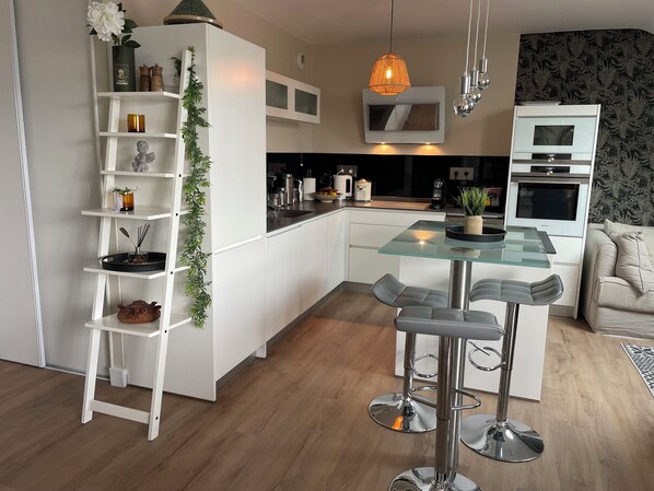 Fridge, microwave, oven, dishwasher