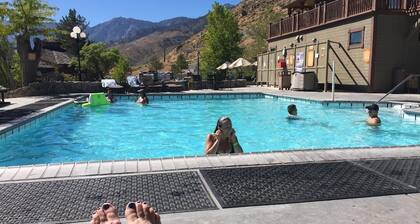 Beautiful Walleys Hotsprings Getaway! One bedroom Sleeps 4 Avail: 9/17-9/21