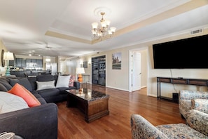 Smart TV - Thach Place in Auburn.  Just steps from campus!  (Auburn)
