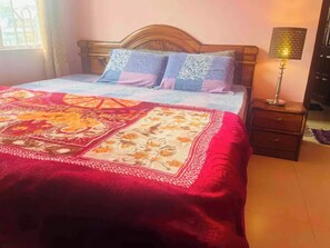 2 bedrooms, iron/ironing board, WiFi, bed sheets