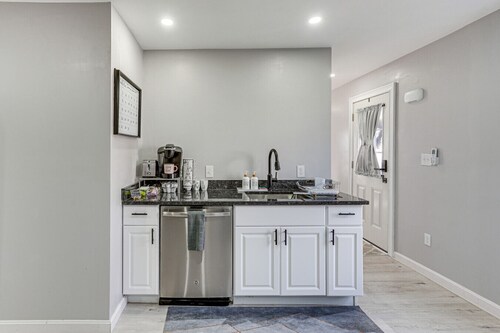 Private Entire Home 2BR 2BTH Quite Area with parking/ Pet Friendly with a fee