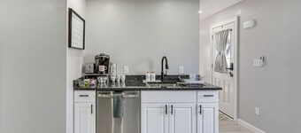 Private Entire Home 2BR 2BTH Quite Area with parking/ Pet Friendly with a fee