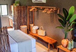 Desk, free WiFi - Gamboa Patacho (Porto de Pedras)