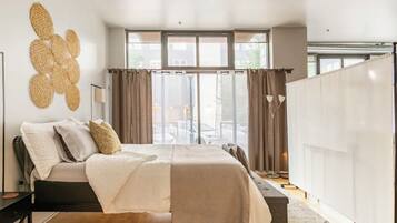 1 bedroom, desk, iron/ironing board, free WiFi