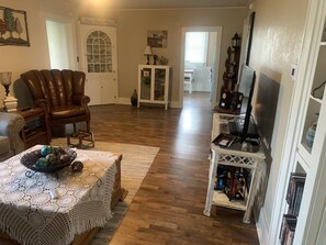 Interior - Gallatin Get-Away Bungalow Perfect for quilters, hunters, or families! (Gallatin)