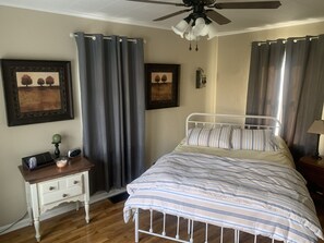 3 habitaciones, caja de seguridad en la habitación y escritorio 