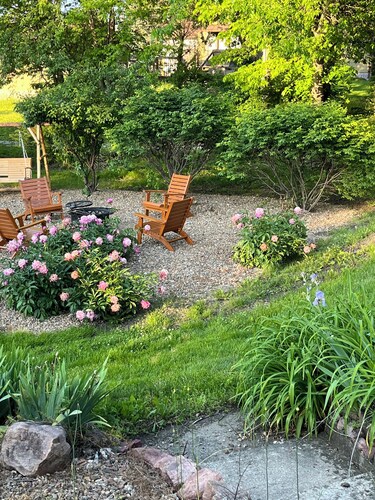 Gallatin Get-Away Bungalow Perfect for quilters, hunters, or families!