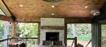 Relaxing Bright Mountain Getaway w/ Hot tub - Newly Renovated Cashiers Area Home