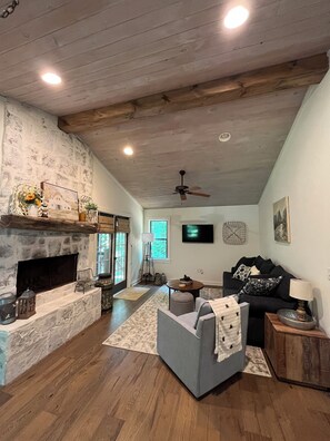 Smart-tv en een open haard