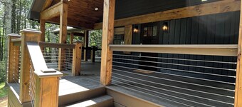 Relaxing Bright Mountain Getaway w/ Hot tub - Newly Renovated Cashiers Area Home