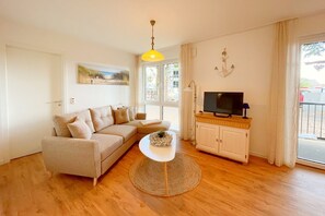 TV, table tennis, stereo