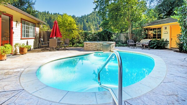 Piscine extérieure, piscine chauffée