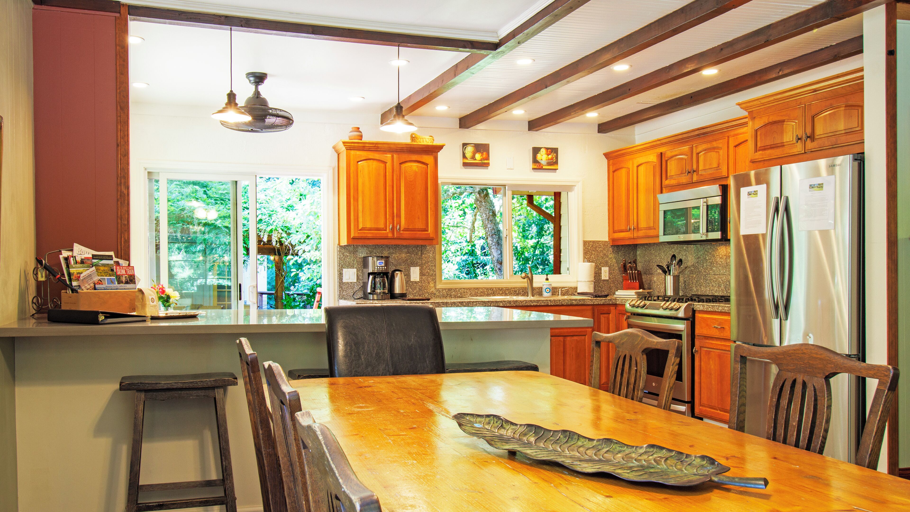 冰箱、微波炉、烤箱、炉灶