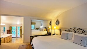 5 bedrooms, desk, iron/ironing board, travel cot - Reflections Main House + 3 Cottages w/Baths & Hot Tub, Pool & Dog Friendly (Guerneville)